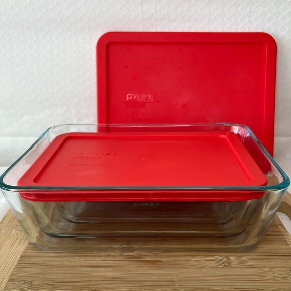 Pyrex 6pc rectangle glass storage with lids - Picture 2 of 6